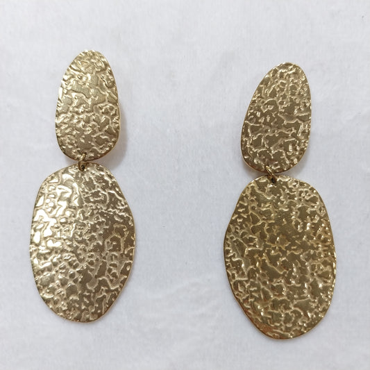 Pendiente Serena martilleado