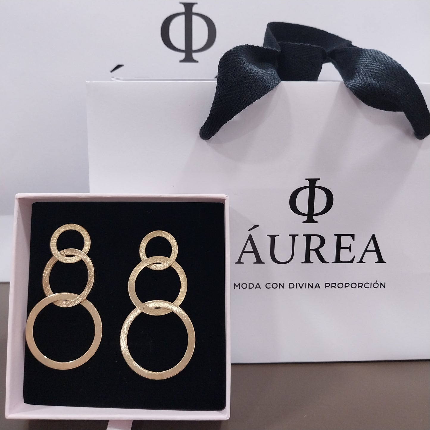 Pendiente Círculo de luna cepillado