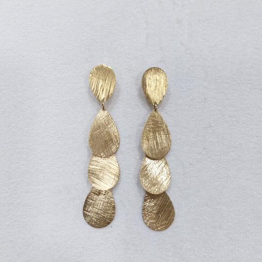 Pendiente lágrima cepillado